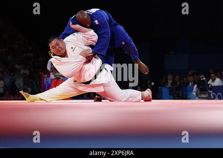 Paris, France. 04 août 2024. Julien Mattia/le Pictorium - Judo - épreuves par équipes - Paris 2024 - 04/08/2024 - France/Ile-de-France (région)/Paris - Teddy Riner (FRA) lors des finales des épreuves par équipes de Judo aux Jeux Olympiques de Paris entre la France et le Japon, au Grand Palais Ephemere, le 3 août 2024 crédit : LE PICTORIUM/Alamy Live News Banque D'Images