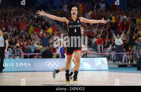 Lille, France. 04 août 2024. La belge Antonia Delaere célèbre après avoir marqué lors d'un match de basket-ball entre le Japon et l'équipe nationale belge les chats belges, en phase de groupes du tournoi féminin des Jeux Olympiques de Paris 2024, le dimanche 04 août 2024 à Paris, France. Les Jeux de la XXXIIIe Olympiade se déroulent à Paris du 26 juillet au 11 août. La délégation belge compte 165 athlètes en compétition dans 21 sports. BELGA PHOTO VIRGINIE LEFOUR crédit : Belga News Agency/Alamy Live News Banque D'Images