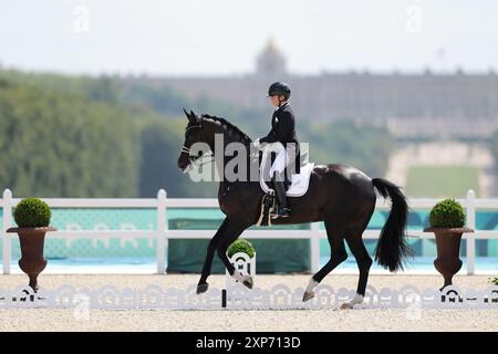 Versailles, France. 04 août 2024. Olympia, Paris 2024, sport équestre, dressage, individuel, finale, l'allemande Isabell Werth chevauche Wendy. Crédit : Rolf Vennenbernd/dpa/Alamy Live News Banque D'Images