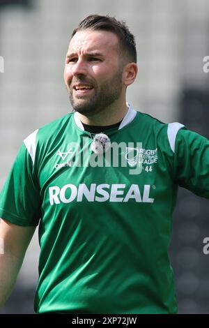 Hull, Royaume-Uni. 04 août 2024. Le MKM Stadium, West Park, Hull, Humberside, East Yorkshire, 3 août 2024. Betfred Super League Hull FC vs St Helens Liam Moore match arbitre Credit : Touchlinepics/Alamy Live News Banque D'Images