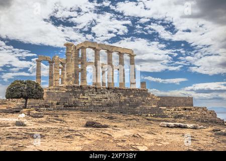 Sounion, Grèce, 4 mai 2024 : le légendaire temple de Poséidon au cap Sounion, Grèce Banque D'Images
