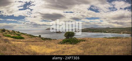 Sounion, Grèce, 4 mai 2024 : le légendaire temple de Poséidon au cap Sounion, Grèce Banque D'Images