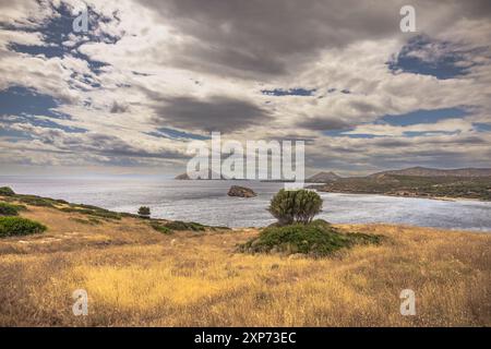 Sounion, Grèce, 4 mai 2024 : le légendaire temple de Poséidon au cap Sounion, Grèce Banque D'Images