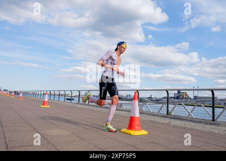 28 juillet 2024, course masculine T100 Triathlon World Series, London Docklands, Royaume-Uni. Magnus Ditlev du Danemark. Banque D'Images