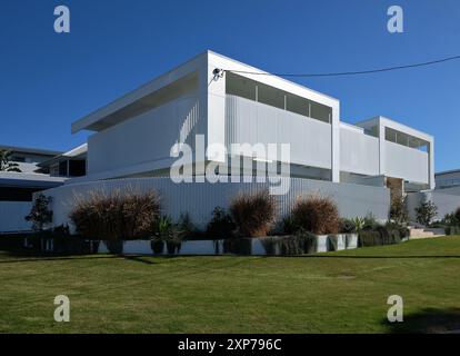 Architecture contemporaine du Queensland, une nouvelle maison de designer avec des éléments de design modernes et des finitions dans la banlieue de Brisbane de Camp Hill Banque D'Images