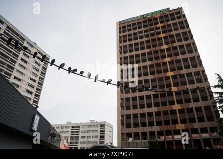 Paris, France.05-01-2024. Immeubles d'appartements en béton à la Courneuve, une des banlieues de Paris Banque D'Images