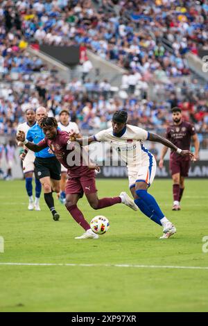 Columbus, Ohio, États-Unis. 3 août 2024. Le milieu de terrain de Manchester City Joel Ndala (73), l'attaquant du Chelsea FC Noni Madueke (11). Manchester City affronte le Chelsea FC dans un match amical international au Ohio Stadium. Crédit : Kindell Buchanan/Alamy Live News Banque D'Images