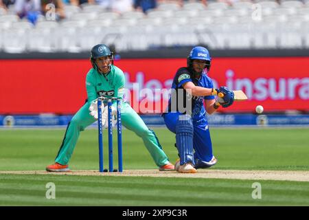 Deepti Sharma de London Spirit est éliminé par Ryana Macdonald-Gay de Oval Invincibles lors du Hundred match London Spirit Women vs Oval Invincibles Women à Lords, Londres, Royaume-Uni, 4 août 2024 (photo par Izzy Poles/News images) Banque D'Images