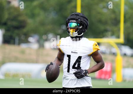 Latrobe, Pennsylvanie, États-Unis. 3 août 2024. 3 août 2024 : George Pickens #14 lors du Pittsburgh Steelers Training Camp à Latrobe PA au Vincent College. Brook Ward/AMG (crédit image : © AMG/AMG via ZUMA Press Wire) USAGE ÉDITORIAL SEULEMENT! Non destiné à UN USAGE commercial ! Banque D'Images