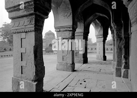 Humayuns Tomb avec son architecture moghole, a été construit en 1570, et est situé à Delhi, en Inde Banque D'Images