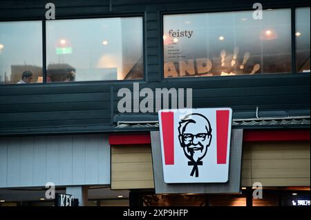 Taiwan - 03 août 2024 : KFC, l'une des plus grandes chaînes de poulet frit au monde, est réputée pour sa saveur unique et son menu varié. Banque D'Images