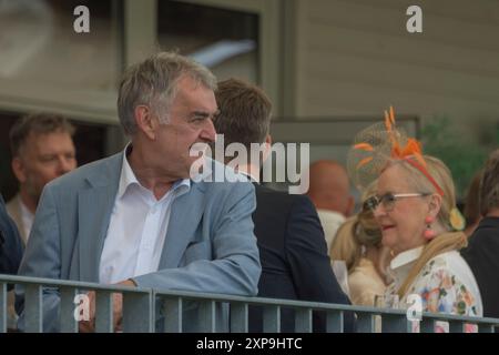 Herbert Reul, CDU, ministre de l'intérieur de Rhénanie du Nord-Westphalie, Allemagne, à la course hippique Henkel Preis der Diana, Grafenberg Race Track, Düsseldorf Banque D'Images