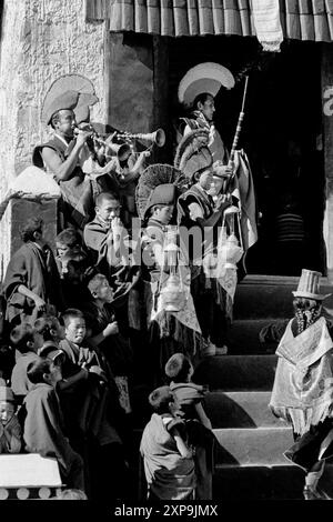 Les danses Cham au monastère bouddhiste tibétain Thiksey ont lieu chaque année au Ladakh, en Inde - 1988 Banque D'Images