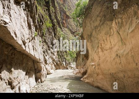 Parc national Saklikent avec canyon et rivière à Fethiye, Turquie. Banque D'Images