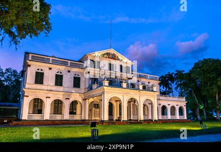 Palais présidentiel du Suriname dans la ville historique de Paramaribo, patrimoine mondial de l'UNESCO en Amérique du Sud Banque D'Images