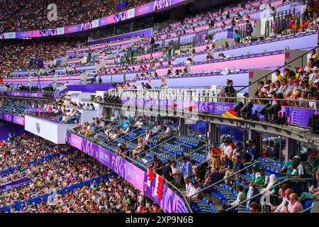 Saint Denis, France - 3 août 2024 - Centre média du stade de France pendant les Jeux Olympiques d'été de Paris 2024 Banque D'Images