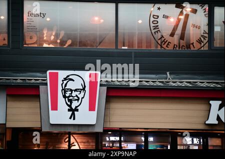 Taiwan - 03 août 2024 : KFC, l'une des plus grandes chaînes de poulet frit au monde, est réputée pour sa saveur unique et son menu varié. Banque D'Images