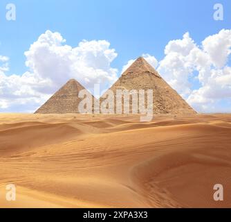 Célèbres grandes pyramides de Chephren et Khéops, le Caire, Egypte. Deux des trois grandes pyramides, complexe pyramidal de Gizeh (nécropole de Gizeh) Banque D'Images
