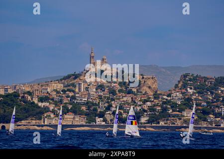 Marseille, France. 04 août 2024. Illustration, voile, dinghy masculin pendant les Jeux Olympiques de Paris 2024 le 4 août 2024 à Marseille Marina, France - photo Norbert Scanella/Panoramic/DPPI Media Credit : DPPI Media/Alamy Live News Banque D'Images