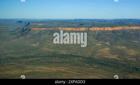 Vue aérienne sur la chaîne Cockburn près de Kununurra à la lumière du matin, Australie occidentale Banque D'Images