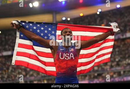 Paris, France. 4 août 2024. Noah Lyles (USA) remporte l'or lors de la finale du 100m masculin le jour 9. Ulrik Pedersen/Alamy Banque D'Images