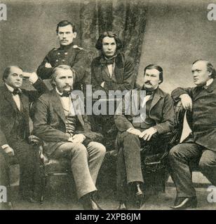 Lev Nikolaïevitch Tolstoï, Dmitri Vassilievitch Grigorovitch, Ivan Aleksandrovitch Goncharov, Alexandre Vassilievitch Druzhinine, Ivan Sergueïevitch Turguenov et Alexandre Nikolaïevitch Ostrovski en mars 1856. Vieille carte postale vintage de l'Empire russe, années 1900 Détail. Banque D'Images