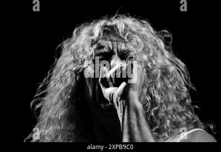 Robert Plant en direct à Glastonbury 1993 Banque D'Images