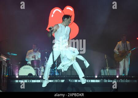 ROYAUME-UNI. 04 août 2024. BRIGHTON, ANGLETERRE - 04 AOÛT : Mika se produit à Brighton et Hove Pride, Preston Park le 4 août 2024 à Brighton, Angleterre. CAP/Mar © Mar/Capital Pictures crédit : Capital Pictures/Alamy Live News Banque D'Images