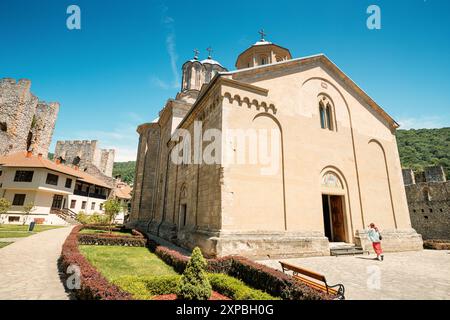 1er juin 2024, Despotovac, Serbie : Monastère de Manasija en Serbie, fortification médiévale et monument culturel imprégné du patrimoine religieux serbe. Banque D'Images