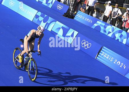 BEAUGRAND Cassandre (FRA), Triathlon, Relais mixte lors des Jeux Olympiques de Paris 2024 le 5 août 2024 au Pont Alexandre III à Paris, France Banque D'Images