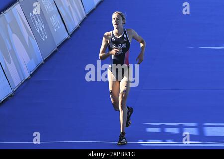 Cassandre Beaugrand (FRA), Triathlon, Relais mixte lors des Jeux Olympiques de Paris 2024 le 5 août 2024 au Pont Alexandre III à Paris, France Banque D'Images