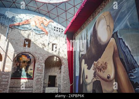 Figueres, Espagne - 3 août 2024 : intérieur du Théâtre-Musée de Salvador Dali, Figueres, Catalogne Banque D'Images