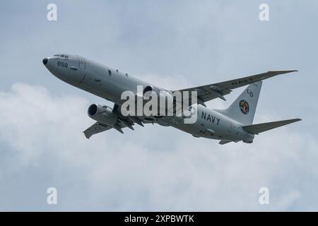 Japon. 31 juillet 2024. Un Boeing P8A Poseidon de patrouille maritime multi-missions avec l'escadron de patrouille 10 de la Marine des États-Unis (VP-10) connu sous le nom de « Red Lancers », volant près de la base aérienne Naf Atsugi. (Photo Damon Coulter/SOPA images/SIPA USA) crédit : Sipa USA/Alamy Live News Banque D'Images