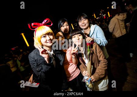 Fans de pop asiatique aux concerts Mika. Banque D'Images