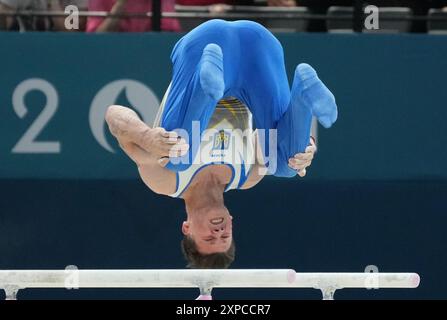 Paris, France. 05 août 2024. Illia Kovtun de l'Ukraine se produit sur les spectacles sur les spectacles sur les bars parallèles aux Jeux Olympiques de Paris 2024 à Paris, France, le lundi 5 août 2024. Photo de Pat Benic/UPI crédit : UPI/Alamy Live News Banque D'Images