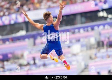 Paris, Ile de France, France. 3 août 2024. Thibaut collet (FRA), français, participe aux qualifications masculines de la voûte à la perche au stade de France lors des Jeux olympiques d'été de Paris en 2024. (Crédit image : © Walter Arce/ZUMA Press Wire) USAGE ÉDITORIAL SEULEMENT! Non destiné à UN USAGE commercial ! Banque D'Images