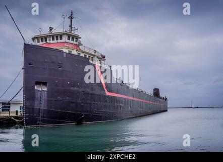 Navire à vapeur William G. Mather Museum, un cargo en vrac retiré des grands Lacs, restauré en tant que navire-musée sur le lac Érié à Cleveland, Ohio. Banque D'Images