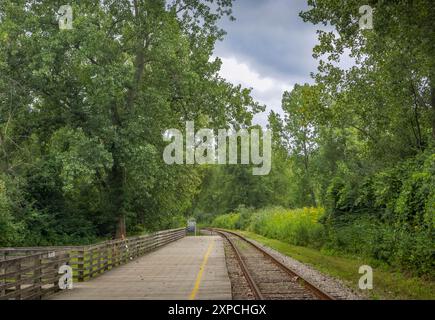 La gare ferroviaire pour Cuyahoga Valley Scenic Railroad dans le parc national de l'Ohio, un magnifique monument historique dans les forêts américaines. Banque D'Images