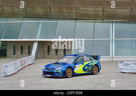 2006 Subura Impreza WRC voiture de rallye pilotée par Jose Angel Crespo dans une étape spéciale du 17ème Cristian Lopez Rally Santander Cantabrie Espagne 02/08/2024 Banque D'Images