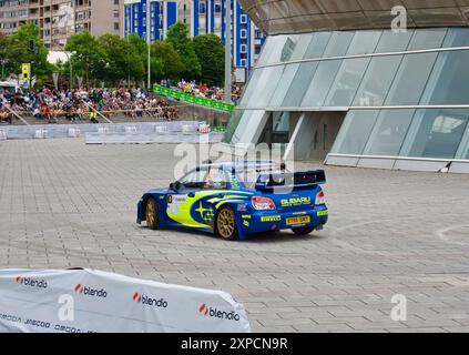 2006 Subura Impreza WRC voiture de rallye pilotée par Jose Angel Crespo dans une étape spéciale du 17ème Cristian Lopez Rally Santander Cantabrie Espagne 02/08/2024 Banque D'Images