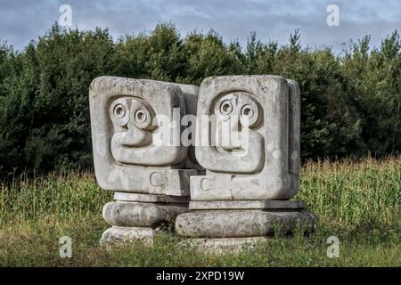 Novi Travnik, Bosnie-Herzégovine – septembre 2023 : Nekropola žrtvama fašizma u Novom Travniku a été conçu par Bogdan Bogdanović et dévoilé à th Banque D'Images