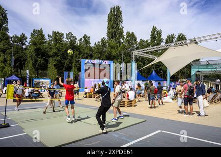FRANCE. PARIS (75) (19ÈME ARRONDISSEMENT) PENDANT LES JEUX OLYMPIQUES DE PARIS 2024, LA ZONE DES FANS CARRÉS DE STALINGRAD (2024/08/04) Banque D'Images