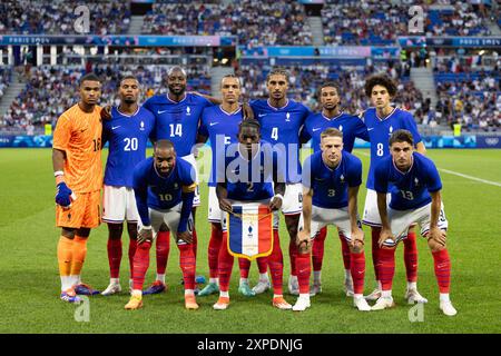 Lyon, France. 05 août 2024. Lyon, France, 5 août 2024 : photo de l'équipe de France avant les Jeux Olympiques Paris 2024 hommes demi-finale de football entre la France et l'Egypte au stade de Lyon à Lyon, France. (ANE Frosaker/SPP) crédit : SPP Sport Press photo. /Alamy Live News Banque D'Images