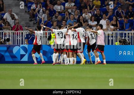 Lyon, France. 05 août 2024. Lyon, France, 5 août 2024 : Players of Egypt célèbre après avoir marqué lors des Jeux Olympiques Paris 2024 hommes demi-finale de football entre la France et l'Egypte au stade de Lyon à Lyon, France. (ANE Frosaker/SPP) crédit : SPP Sport Press photo. /Alamy Live News Banque D'Images