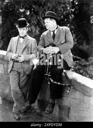 Portrait publicitaire de STAN LAUREL et OLIVER HARDY dans BONNIE SCOTLAND 1935 réalisateur JAMES HORNE Hal Roach / Metro Goldwyn Mayer Banque D'Images