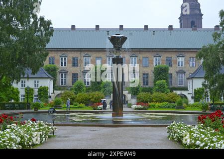 Jardins de la Bibliothèque royale danoise, Copenhague, Danemark, Scandinavie Banque D'Images