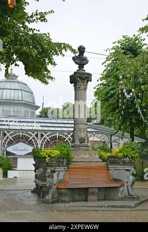 Jardins Tivoli situé près de l'hôtel de ville et de la gare centrale de Copenhague, Danemark, Scandinavie Banque D'Images