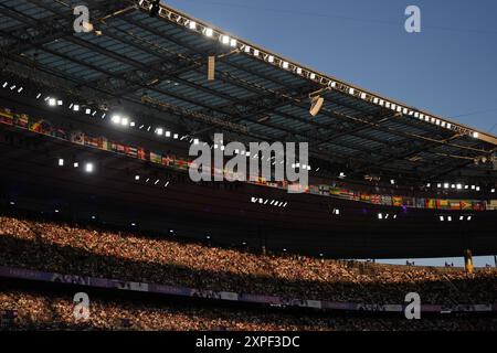 Saint Denis, France. 05 août 2024. Une vue générale du stade de France lors de la finale de la voûte à la perche masculine le dixième jour des Jeux Olympiques de Paris 2024 au stade de France le 05 août 2024 à Saint Denis, France. Photo de Nicolas Gouhier/ABACAPRESS. COM Credit : Abaca Press/Alamy Live News Banque D'Images