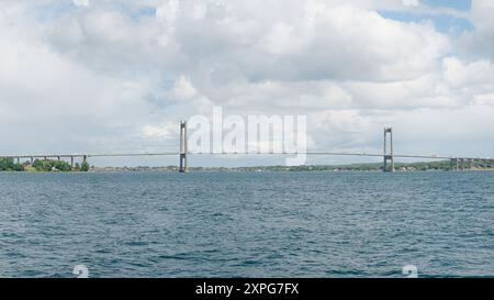 New Little Belt Bridge sur le détroit entre le Jutland et l'île de Funen, Middelfart, Danemark, 12 juin 2024 Banque D'Images