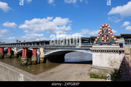 Londres - 06 10 2022 : vue sur le Blackfriars Rail Bridge depuis le Blackfriars Bridge Banque D'Images